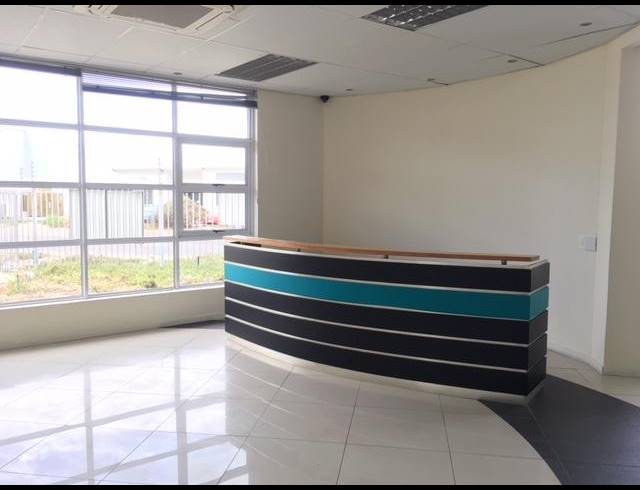 900M² OFFICE TO LET IN CAPRICORN